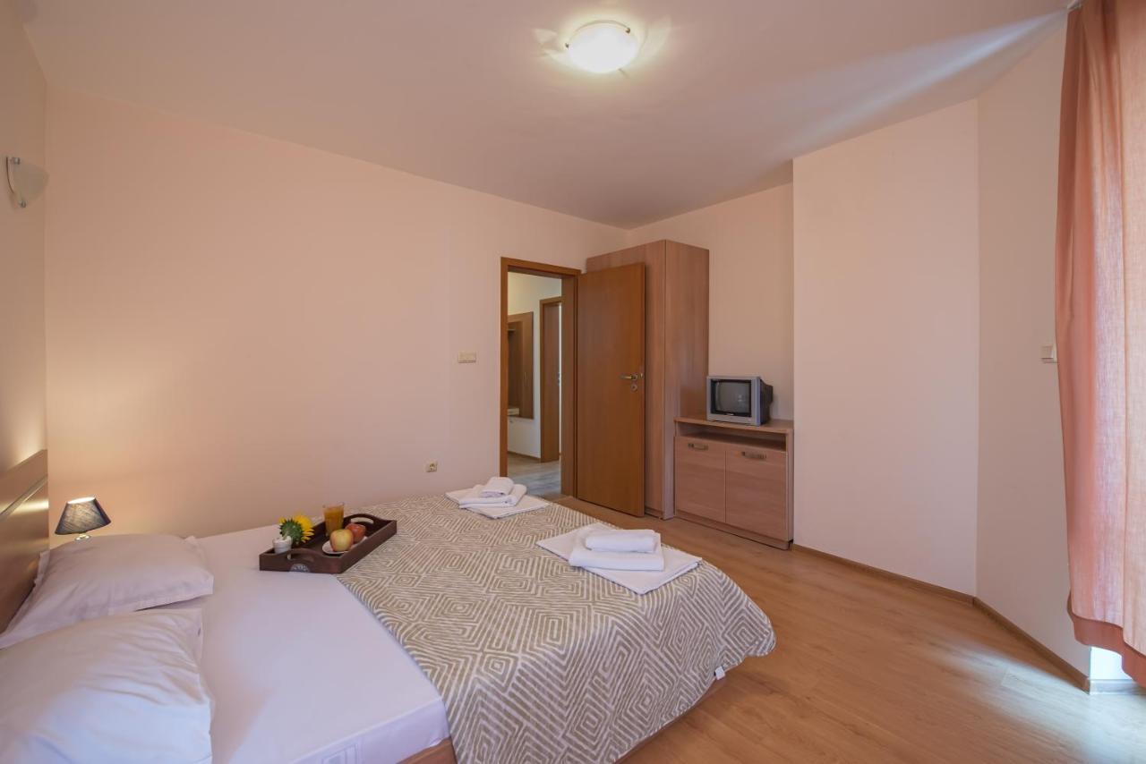 סאני ביץ' Chateau Del Mar Holiday Apartments מראה חיצוני תמונה